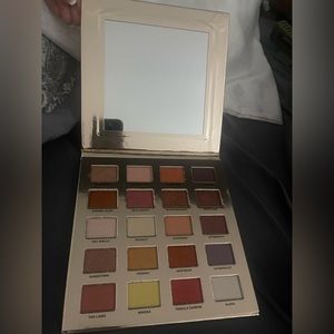 Iconic London Eyeshadow Palate Untouched